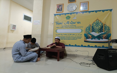 MAN 1 OKU TIMUR KAMPUS BERASRAMA LAKSANAKAN TASMI' AL QURAN JUZ 30